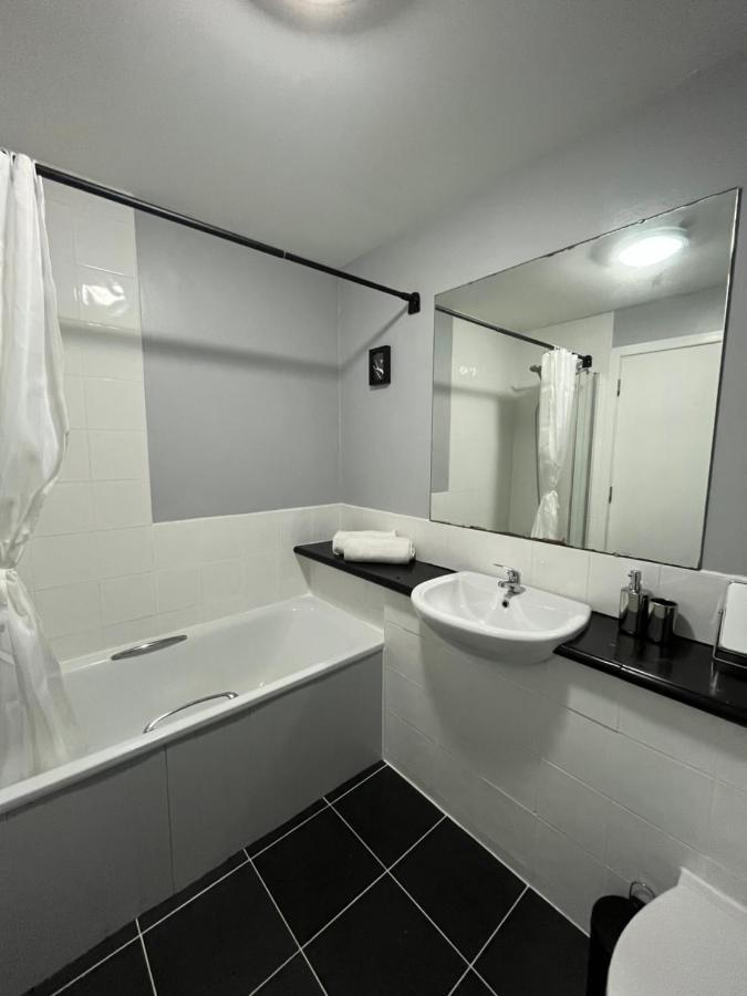 2 Bedroom Ground Floor Apartment เบลฟาสต์ ภายนอก รูปภาพ