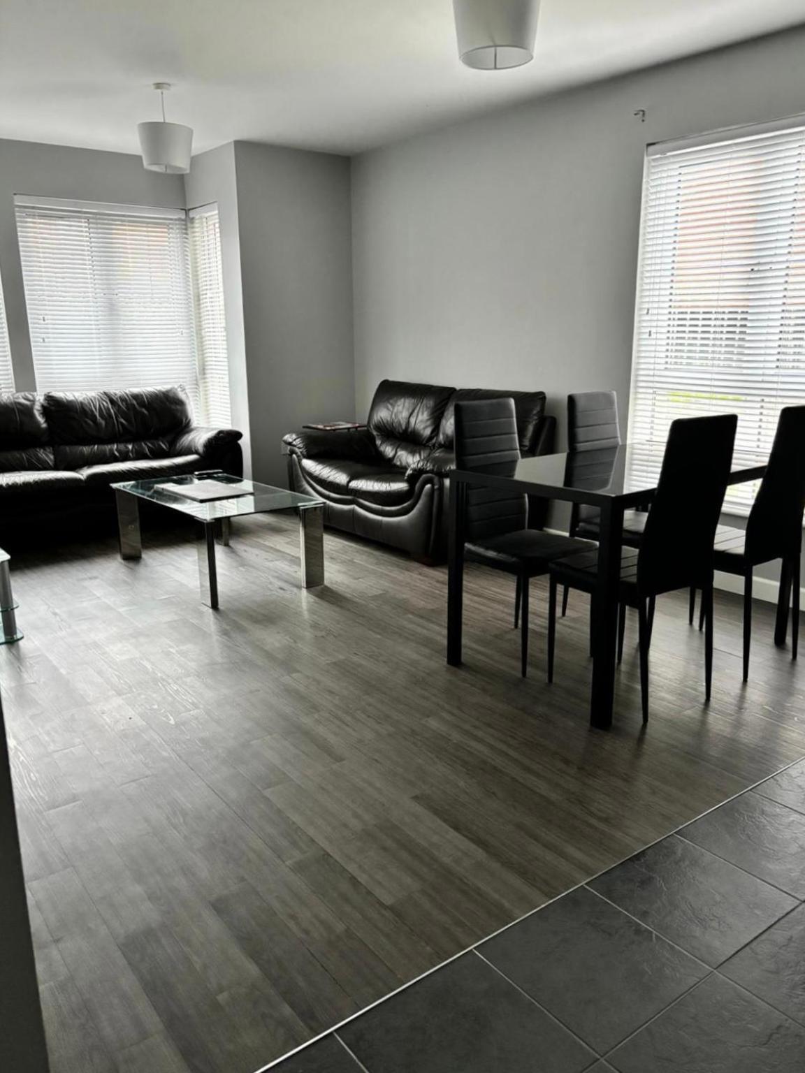 2 Bedroom Ground Floor Apartment เบลฟาสต์ ภายนอก รูปภาพ