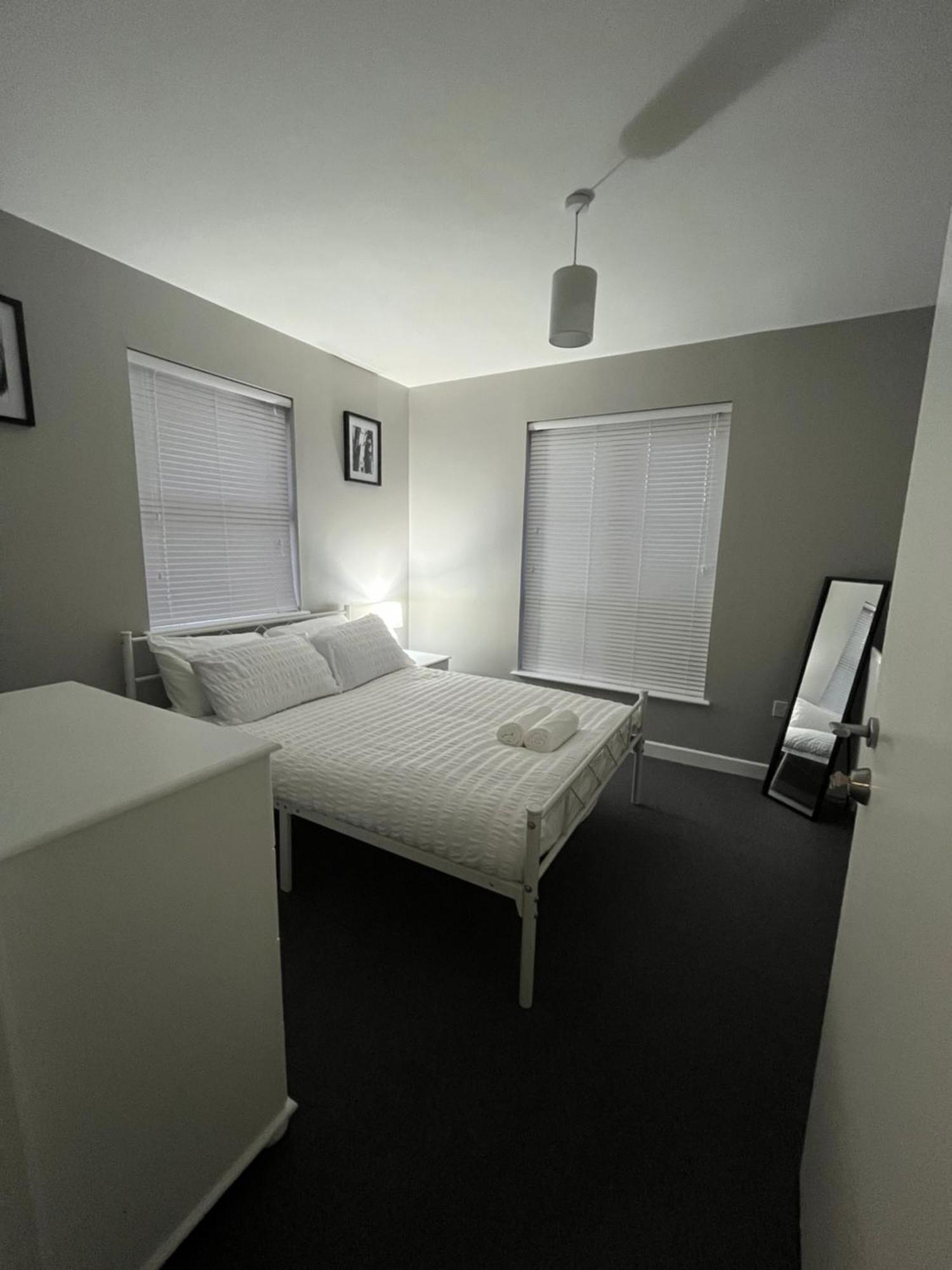 2 Bedroom Ground Floor Apartment เบลฟาสต์ ภายนอก รูปภาพ