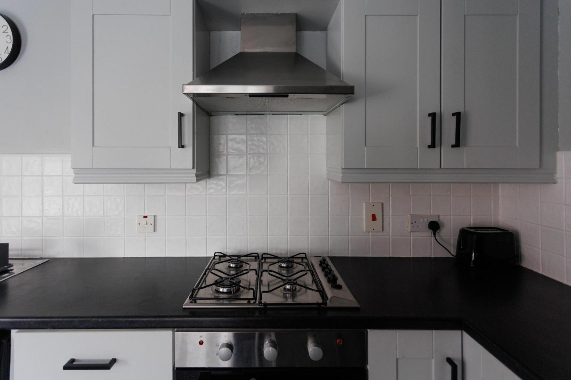 2 Bedroom Ground Floor Apartment เบลฟาสต์ ภายนอก รูปภาพ