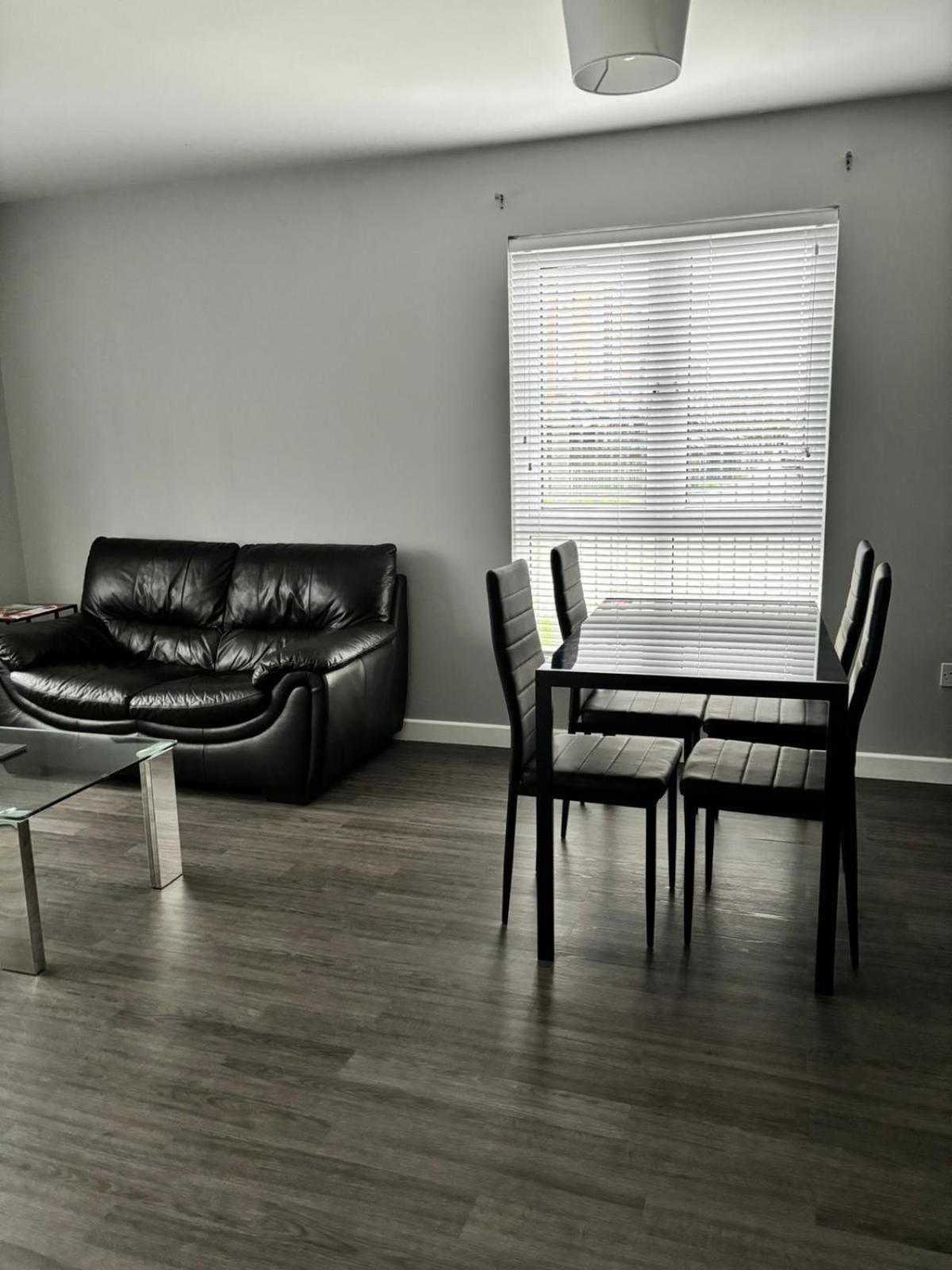 2 Bedroom Ground Floor Apartment เบลฟาสต์ ภายนอก รูปภาพ