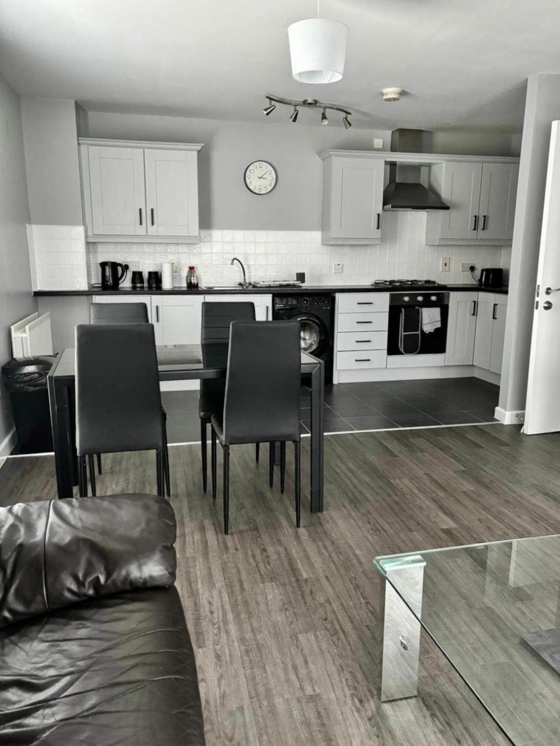 2 Bedroom Ground Floor Apartment เบลฟาสต์ ภายนอก รูปภาพ