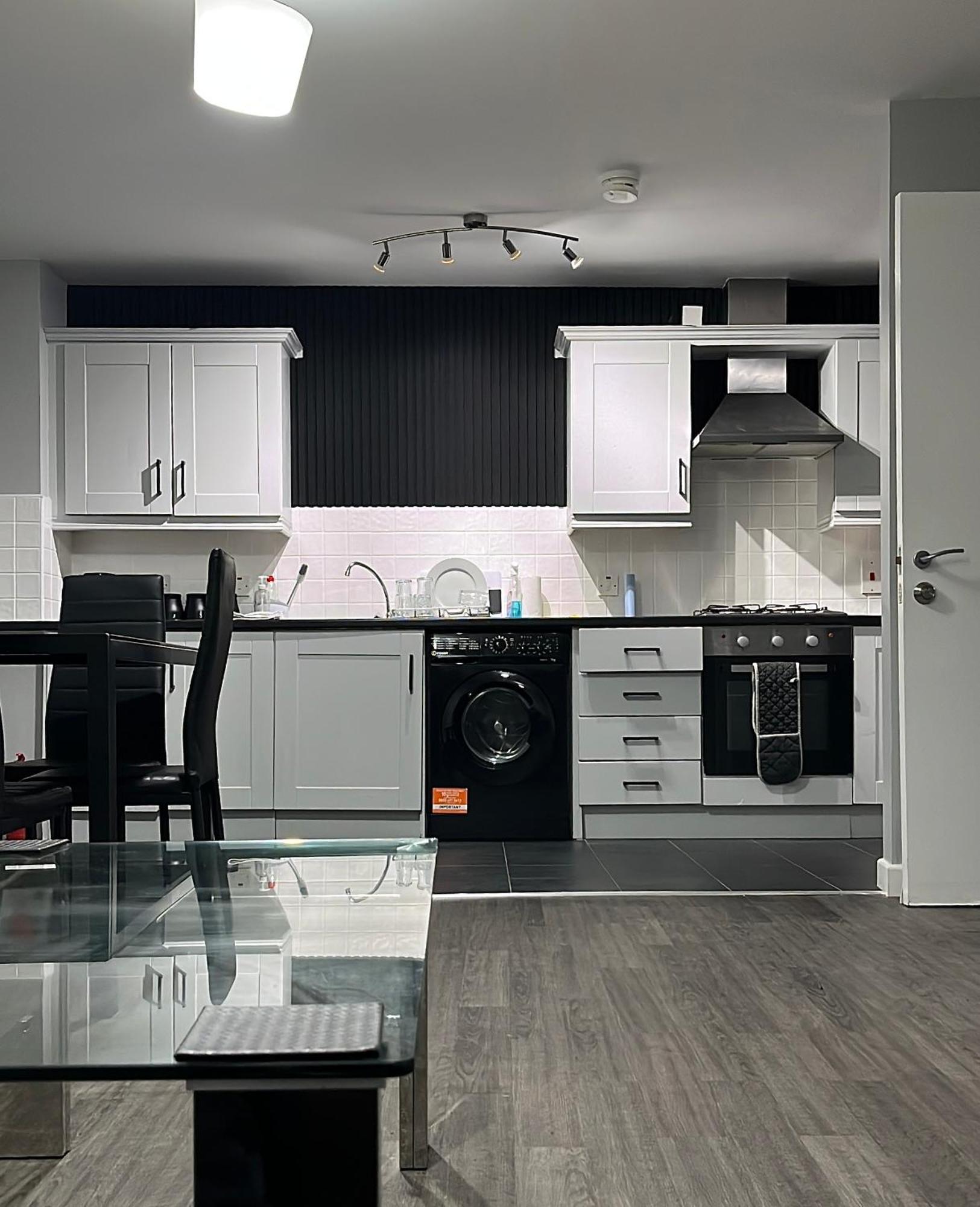 2 Bedroom Ground Floor Apartment เบลฟาสต์ ภายนอก รูปภาพ